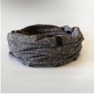 Lululemon Coco Pique Black and White Vinyasa Scarf